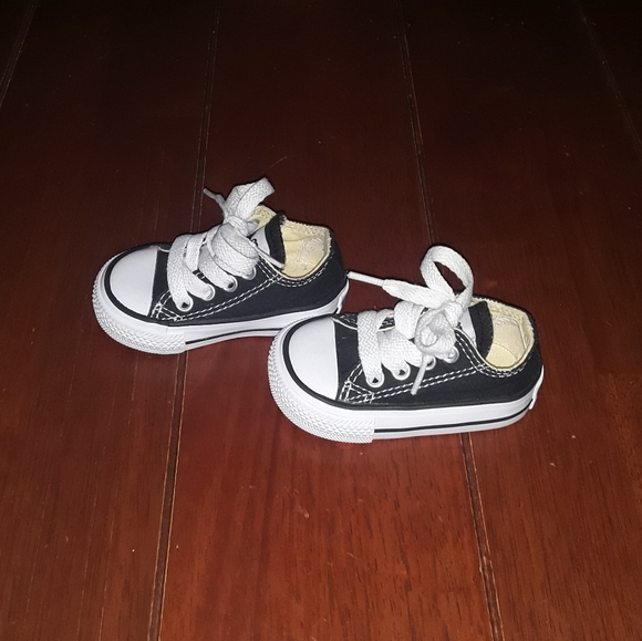 Size 2 infant boys Converse shoes - Picture 6 of 13